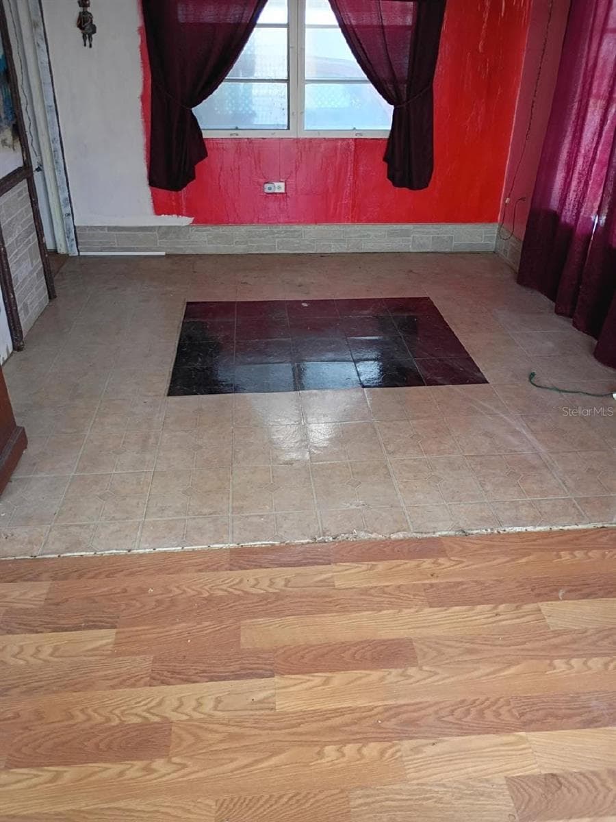 980 7TH STREET — photo 4 of 7