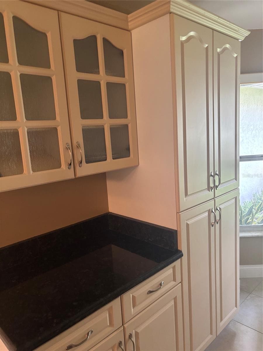 283 HILL STREET — photo 6 of 14
