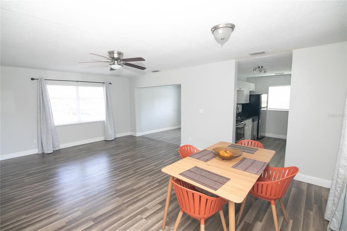 1831 AARON AVENUE — photo 5 of 14