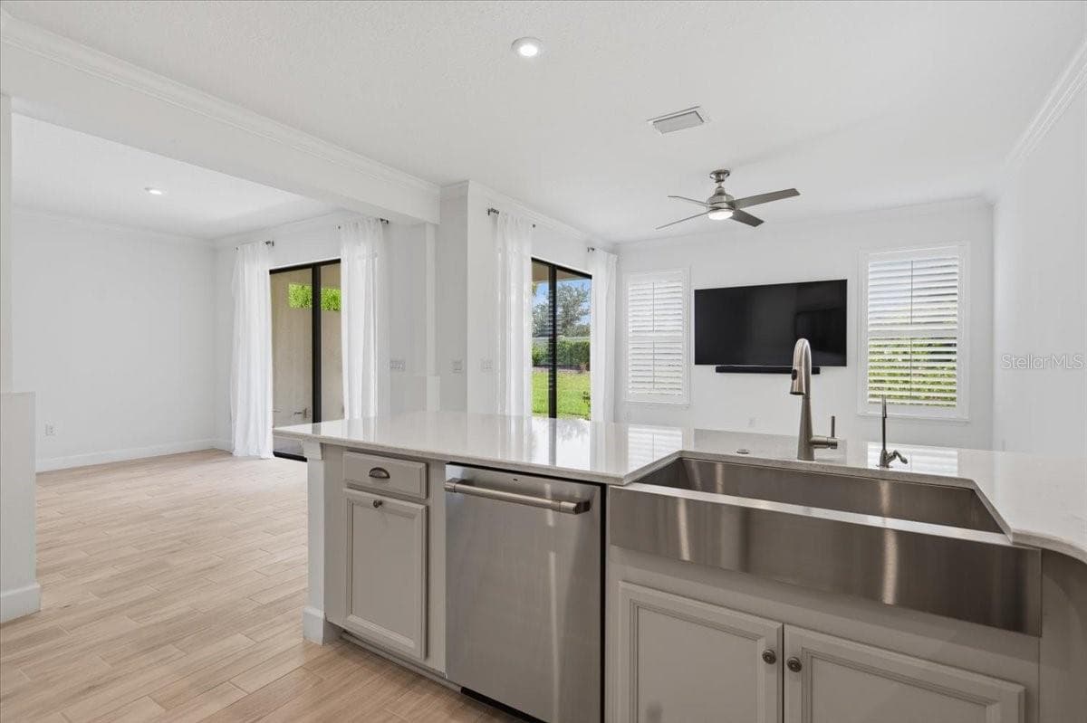 8370 VELDA TRAIL — photo 13 of 64