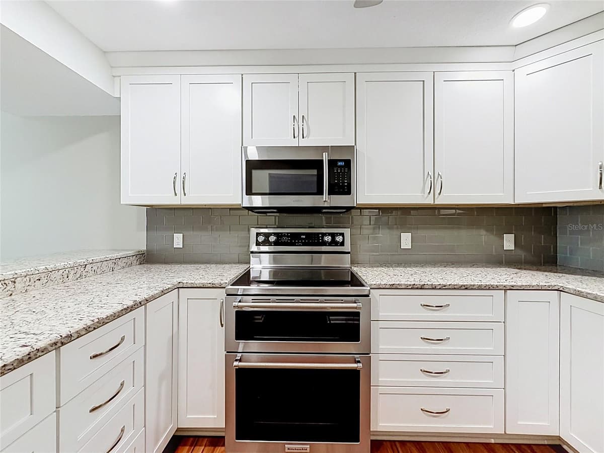 11945 143RD STREET — photo 4 of 36