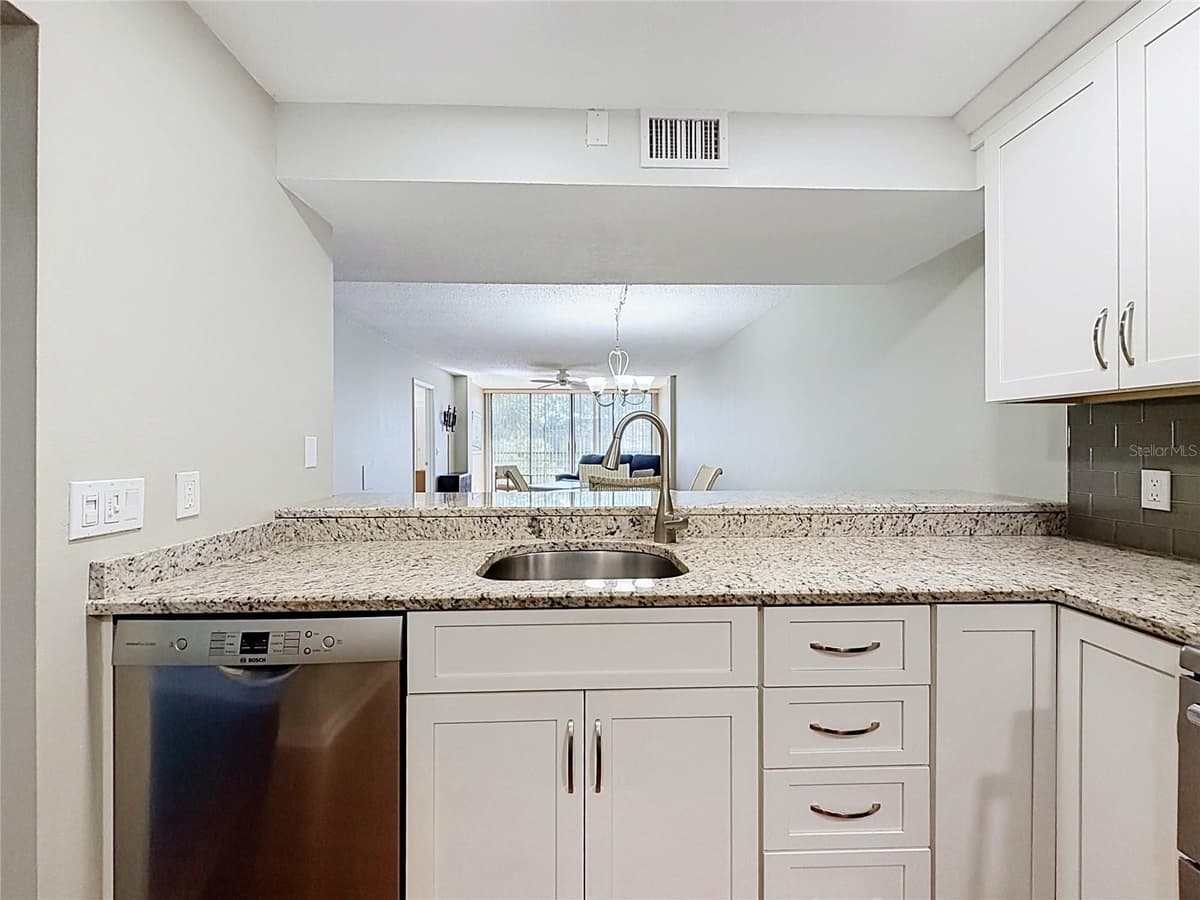 11945 143RD STREET — photo 10 of 36