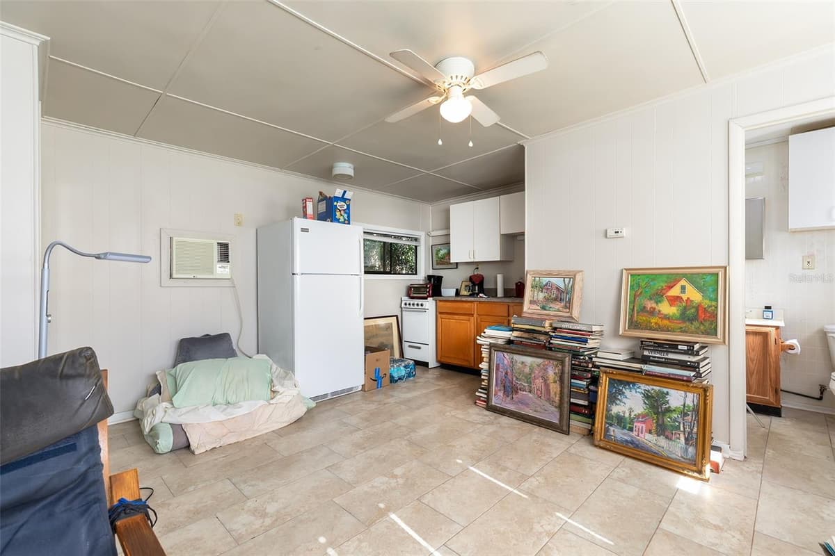 220 ADELLE AVENUE — photo 25 of 34