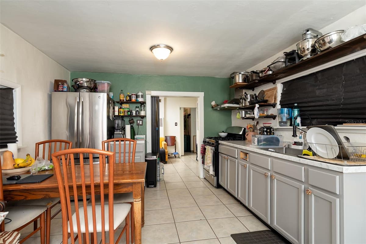 220 ADELLE AVENUE — photo 15 of 34