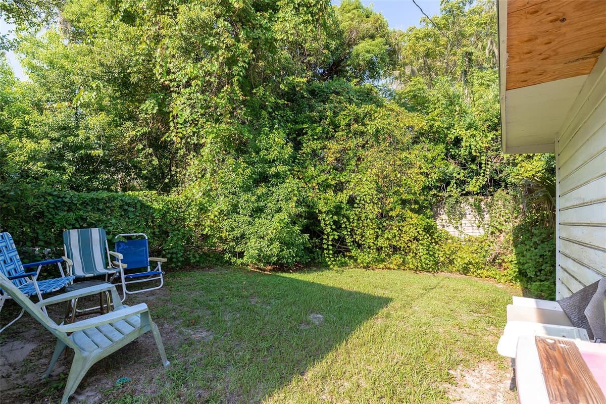 220 ADELLE AVENUE — photo 33 of 34