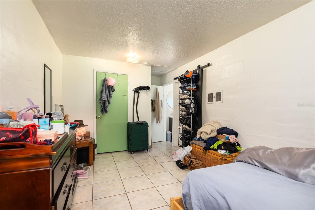 220 ADELLE AVENUE — photo 19 of 34