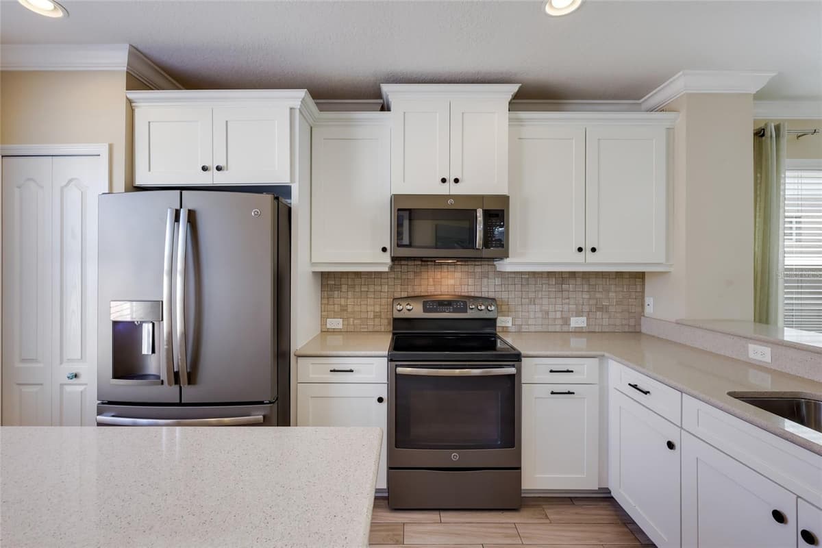 12566 SHIMMERING OAK CIRCLE — photo 13 of 53