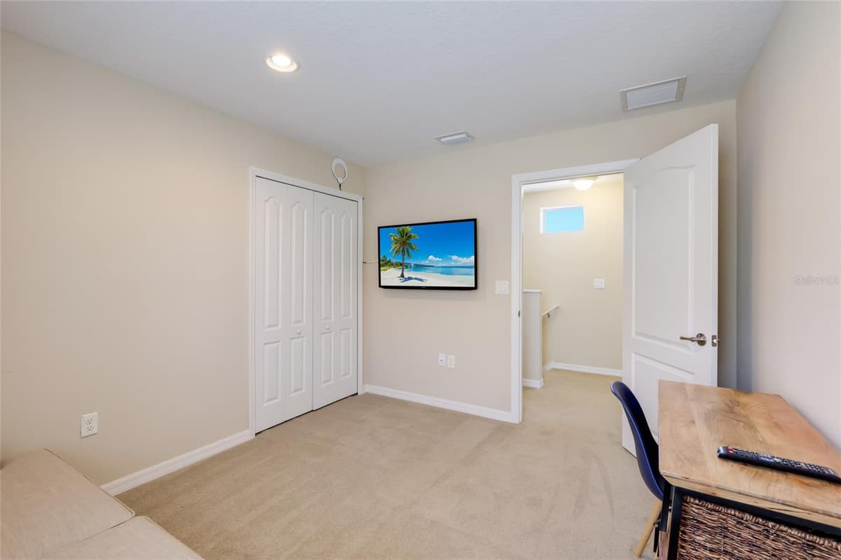 12566 SHIMMERING OAK CIRCLE — photo 21 of 53