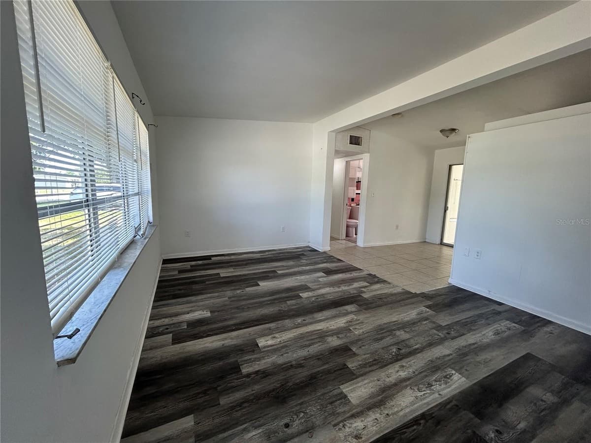 3140 CRESTWOOD DRIVE — photo 4 of 14