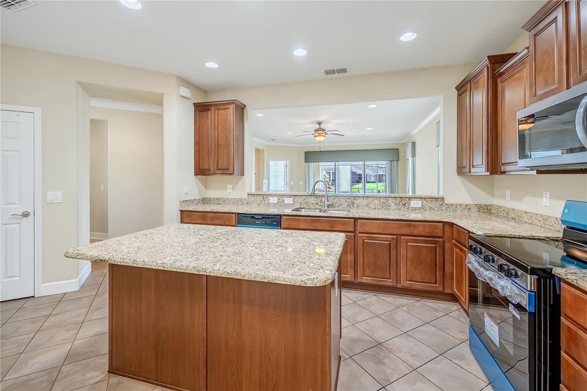 9102 73RD LANE — photo 9 of 54