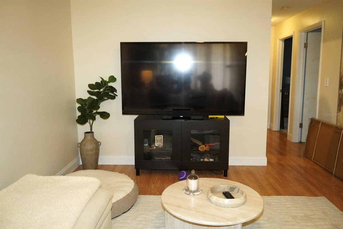 533 CASCADE CIRCLE — photo 9 of 21