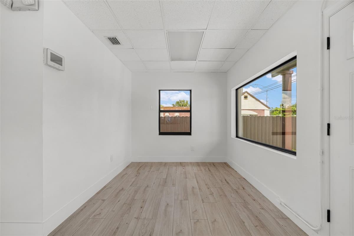 10302 NEBRASKA AVENUE — photo 6 of 26