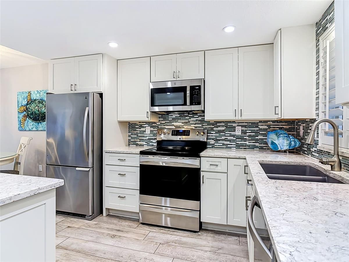 4495 ATLANTIC AVENUE — photo 3 of 54