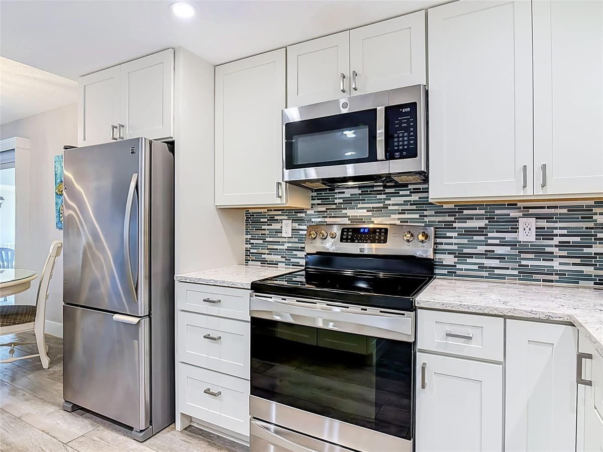 4495 ATLANTIC AVENUE — photo 7 of 54
