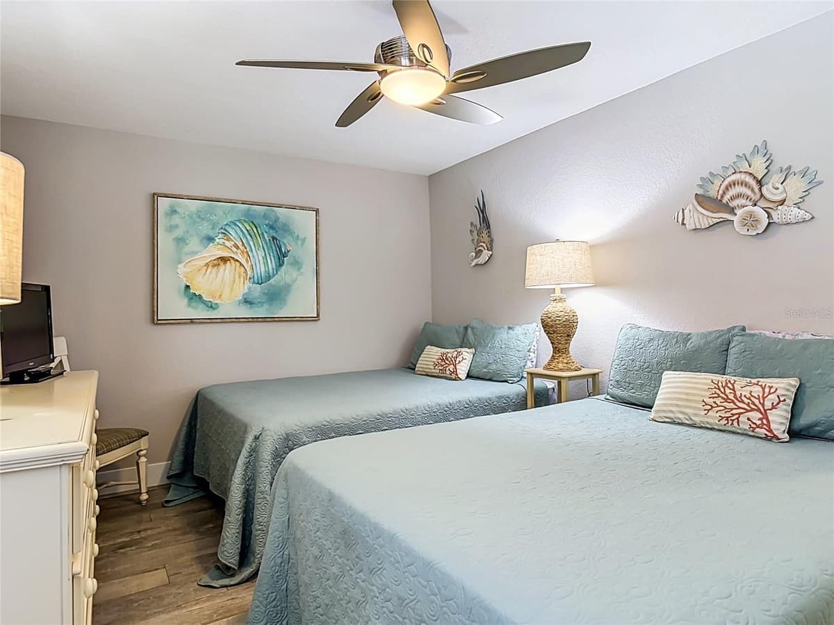 4495 ATLANTIC AVENUE — photo 33 of 54