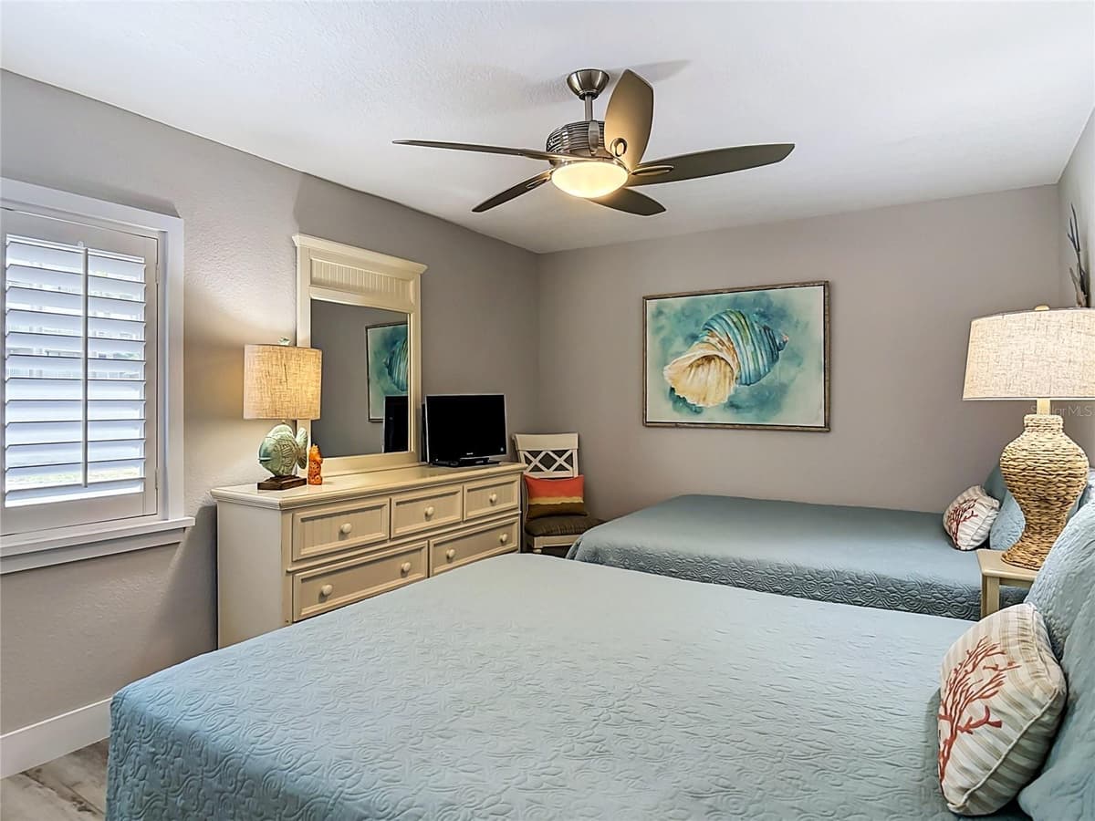 4495 ATLANTIC AVENUE — photo 32 of 54