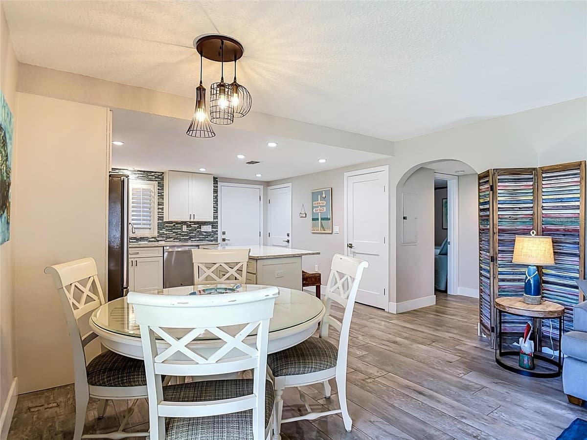 4495 ATLANTIC AVENUE — photo 17 of 54
