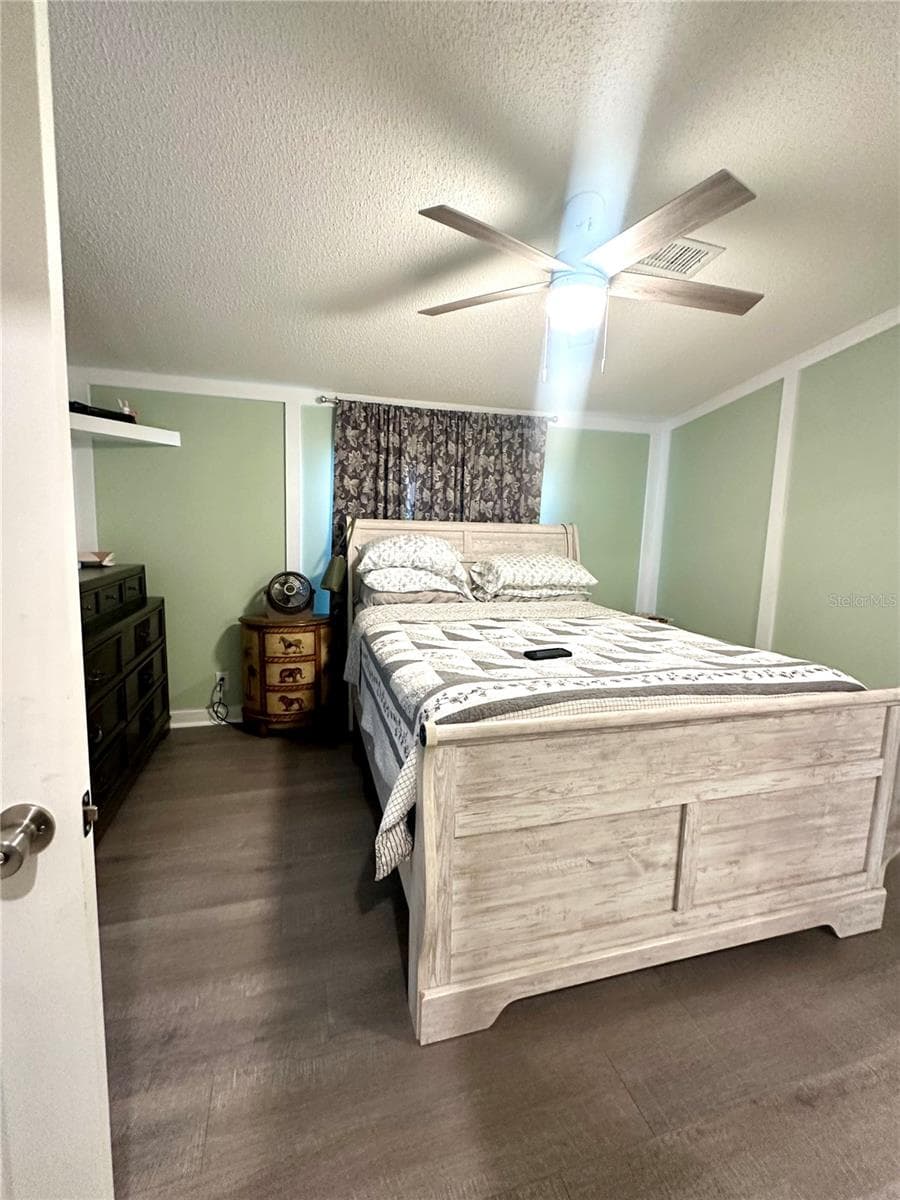 202 ASH STREET — photo 12 of 25