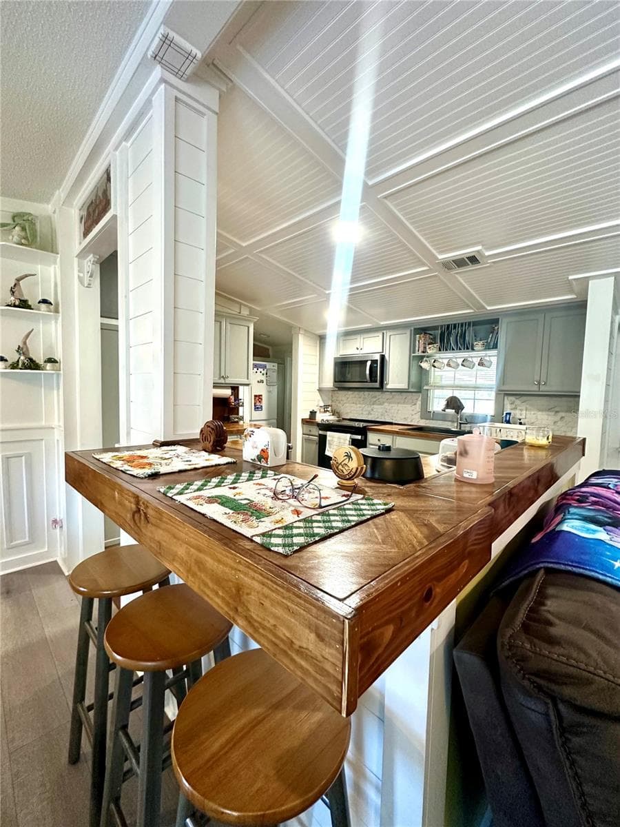 202 ASH STREET — photo 18 of 25