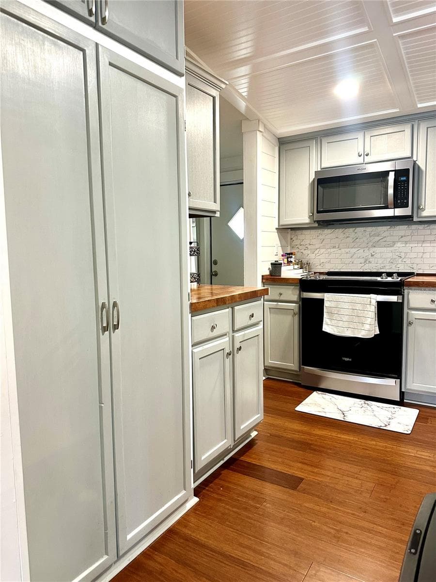 202 ASH STREET — photo 16 of 25