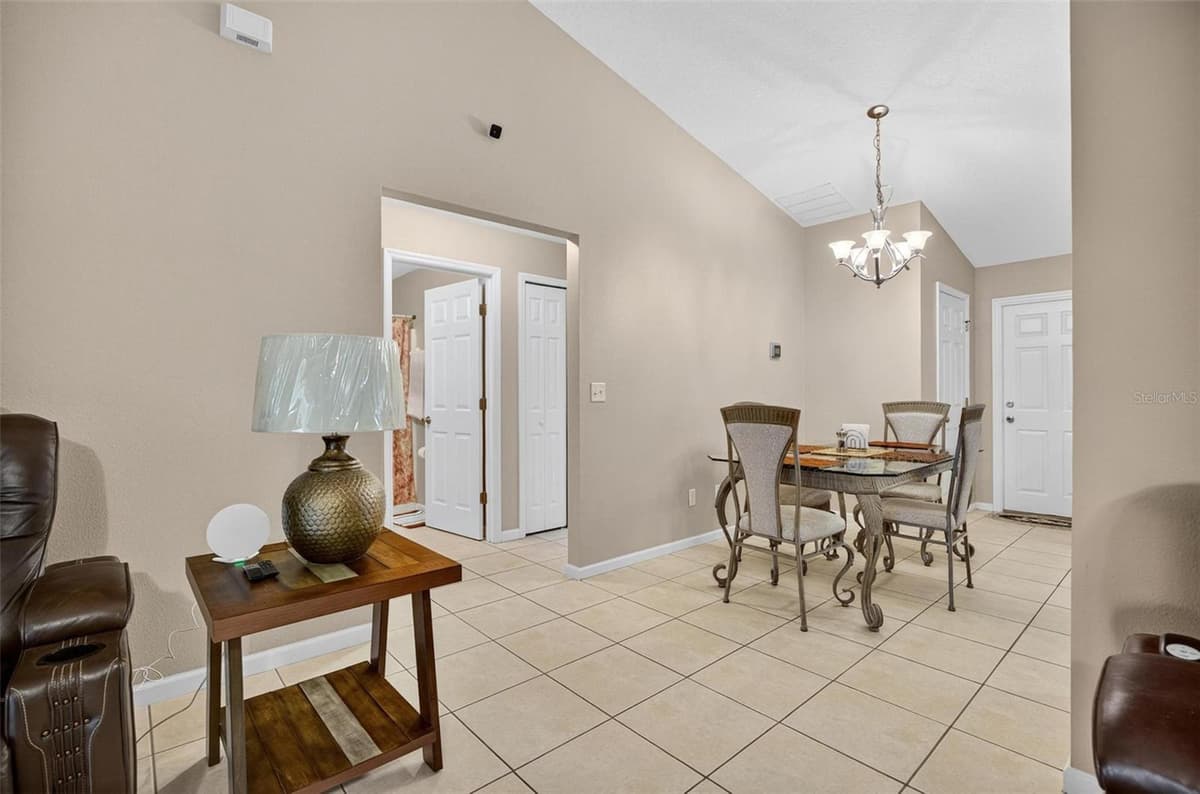 8 FAWN LANE — photo 16 of 65