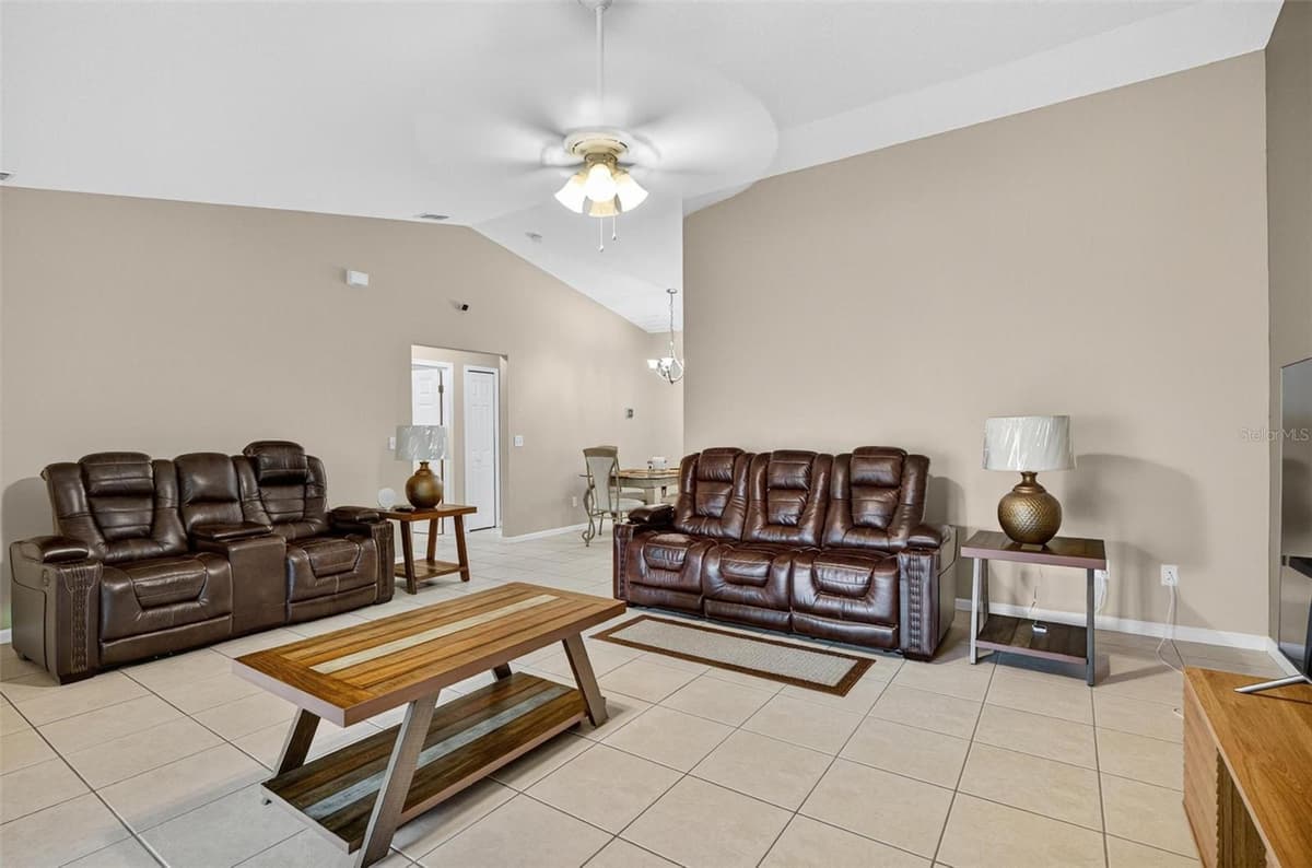 8 FAWN LANE — photo 22 of 65