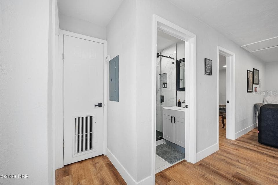 419 BURLEIGH AVENUE — photo 13 of 39