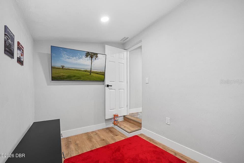 419 BURLEIGH AVENUE — photo 16 of 39