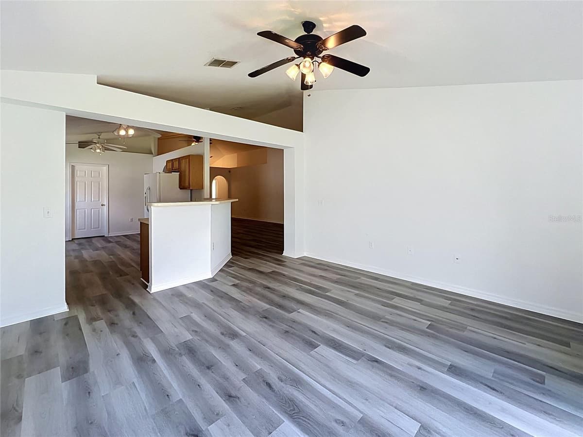 5641 ROYAL HILLS DRIVE — photo 11 of 33
