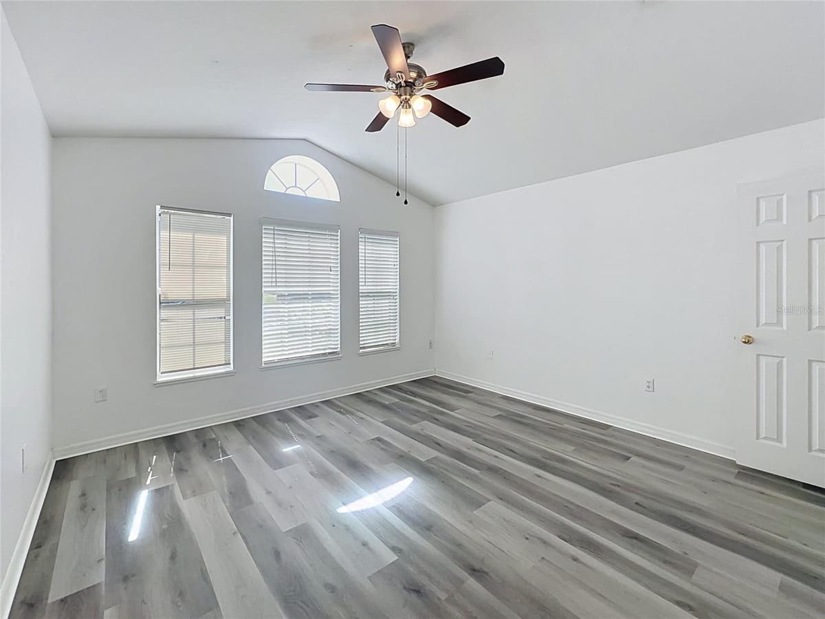 5641 ROYAL HILLS DRIVE — photo 19 of 33