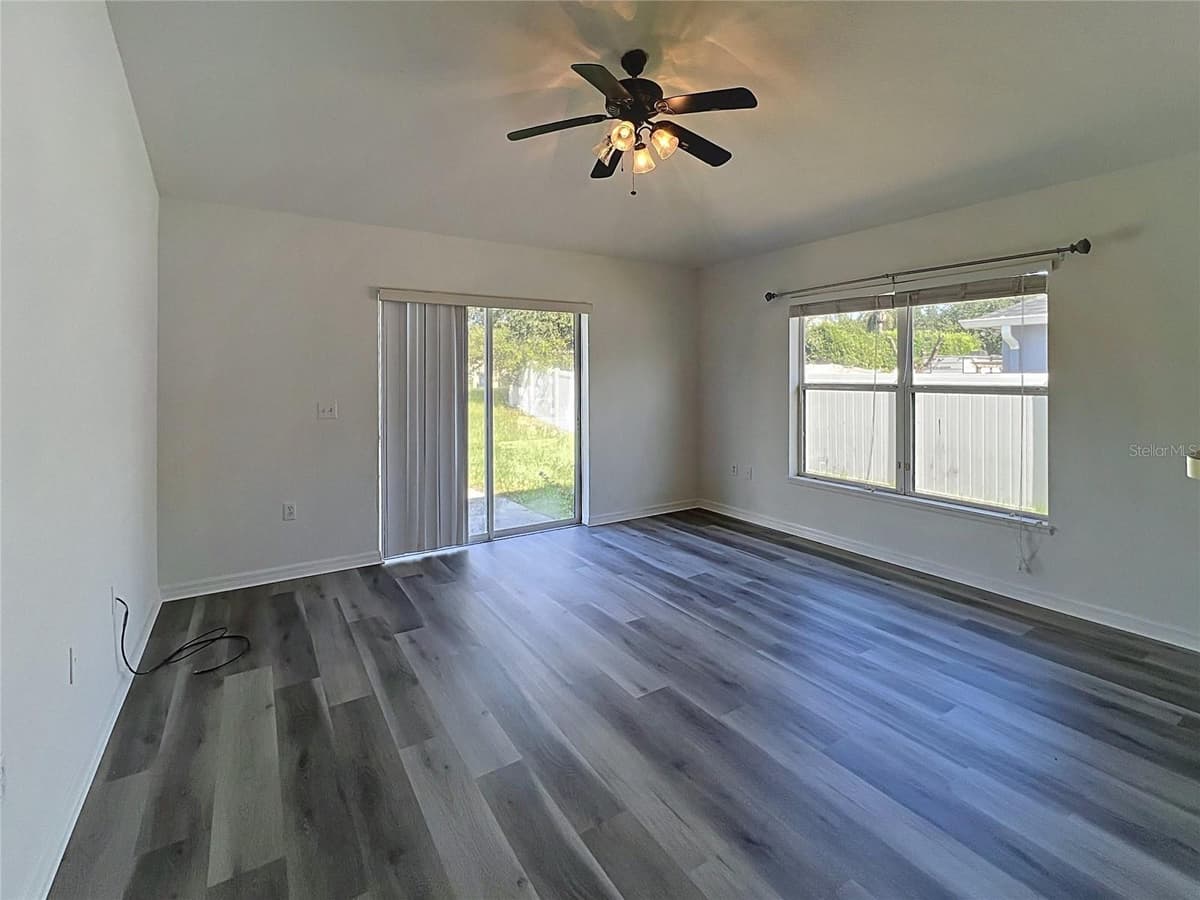 5641 ROYAL HILLS DRIVE — photo 6 of 33