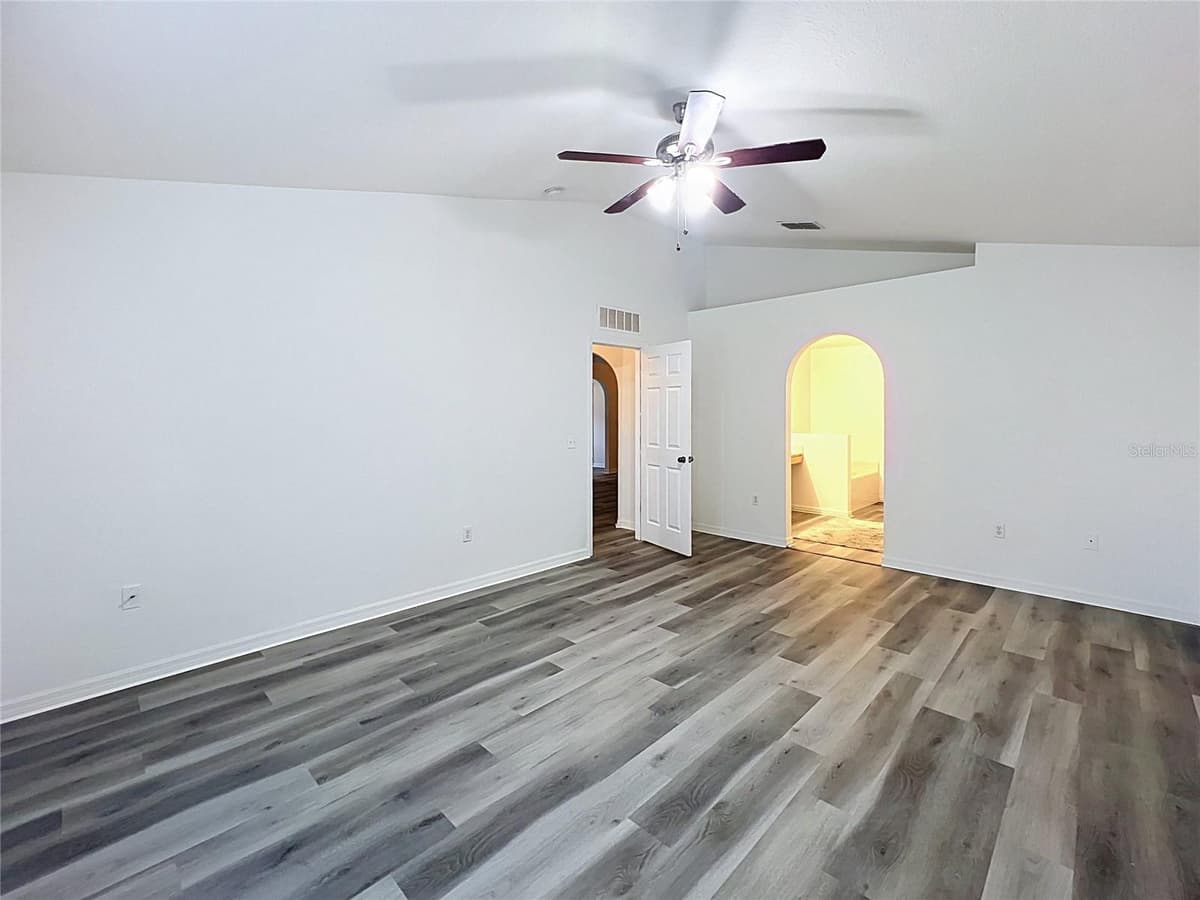 5641 ROYAL HILLS DRIVE — photo 12 of 33
