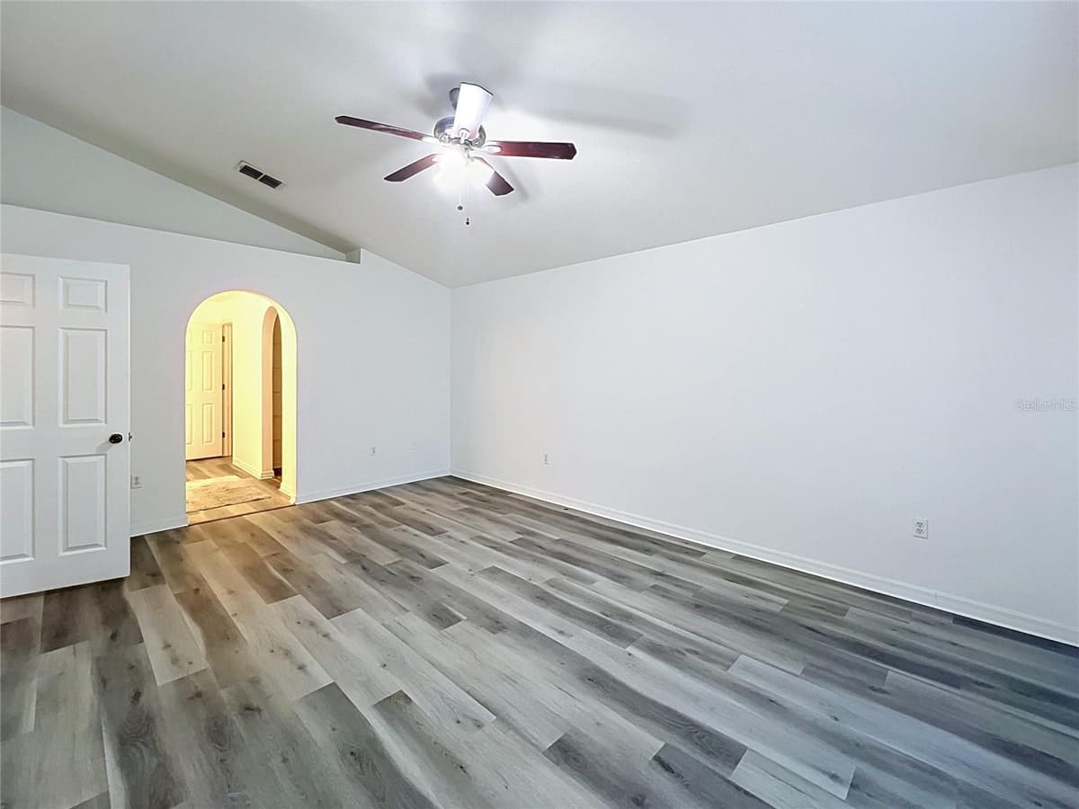 5641 ROYAL HILLS DRIVE — photo 18 of 33