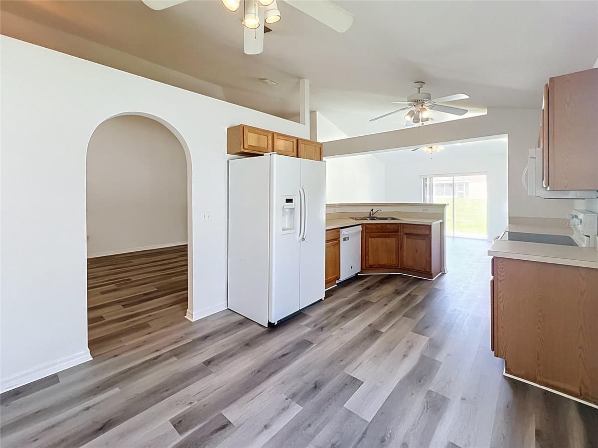 5641 ROYAL HILLS DRIVE — photo 8 of 33