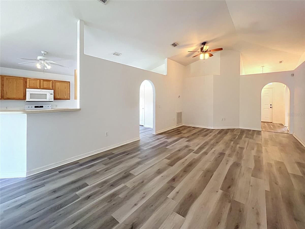 5641 ROYAL HILLS DRIVE — photo 4 of 33