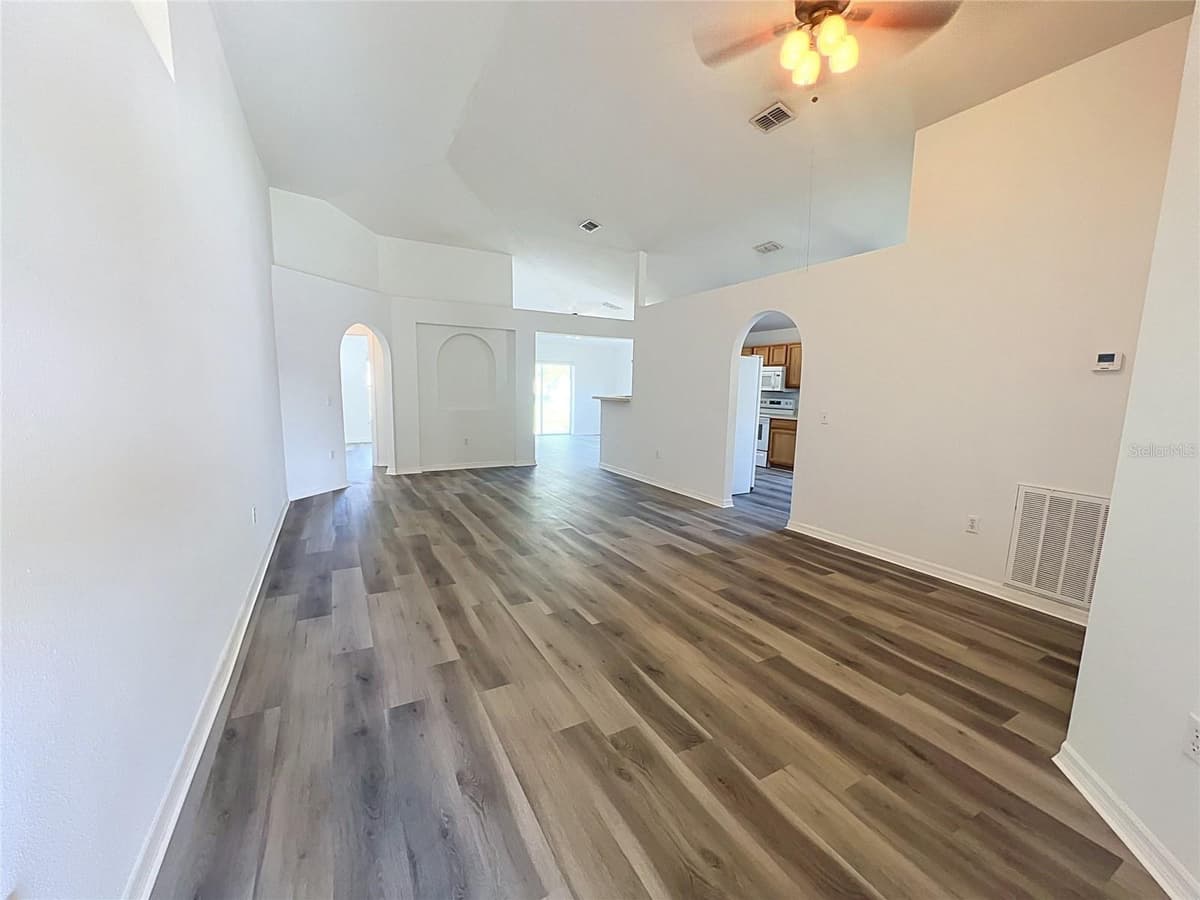 5641 ROYAL HILLS DRIVE — photo 2 of 33