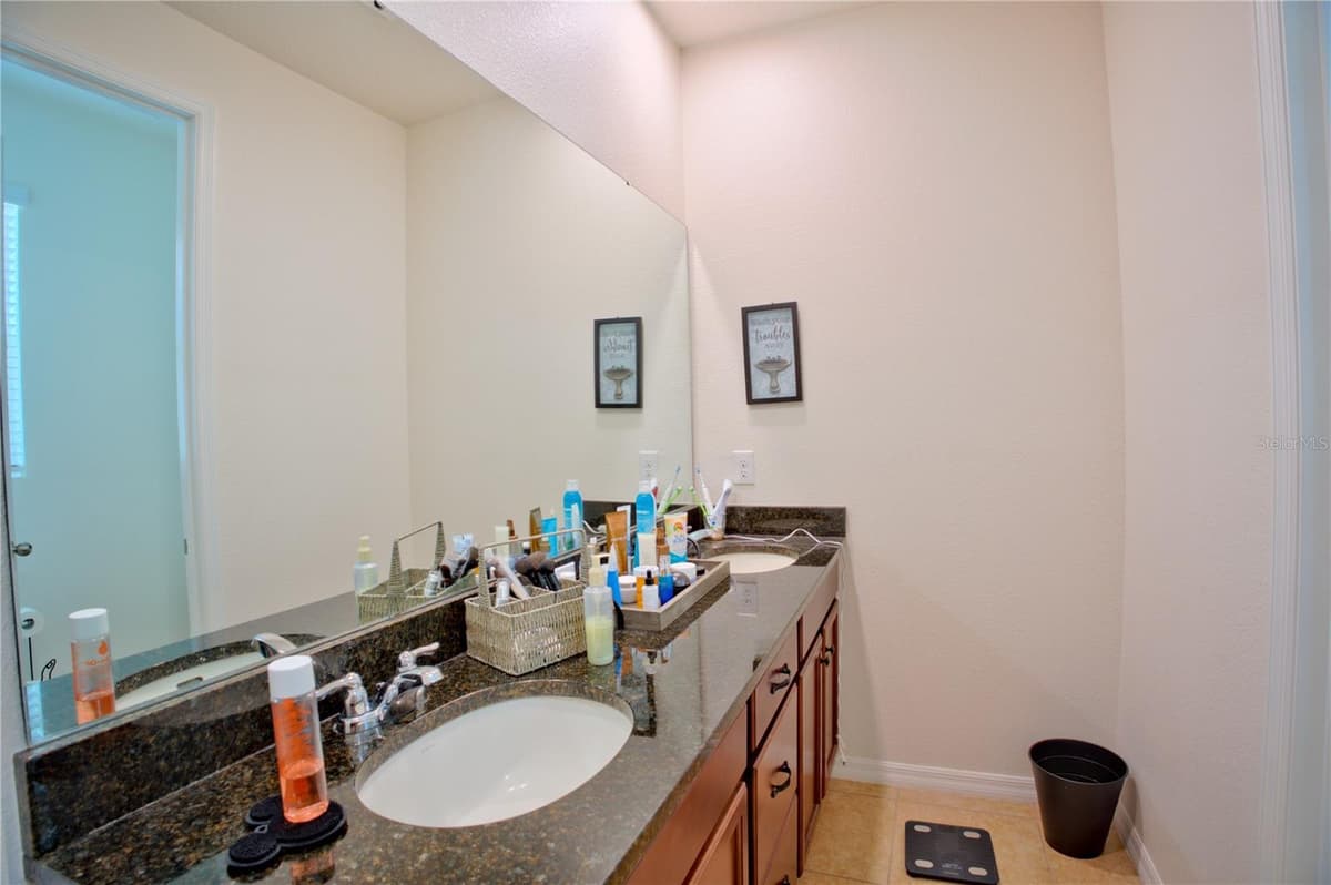 2480 VARENNA LOOP — photo 17 of 23