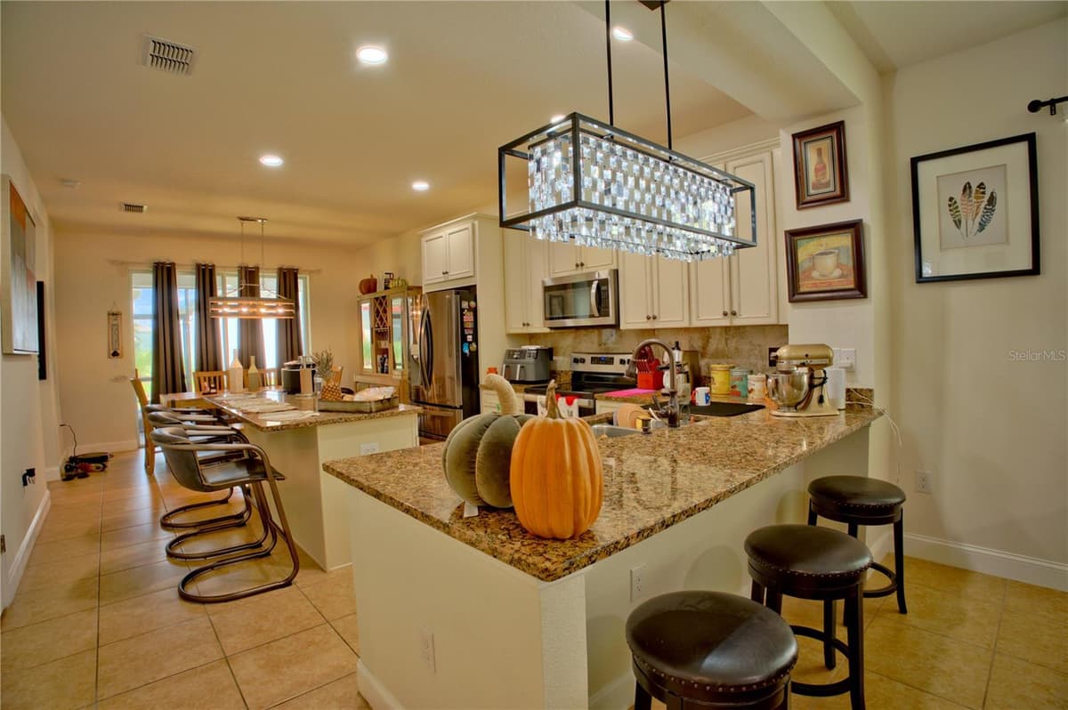 2480 VARENNA LOOP — photo 8 of 23