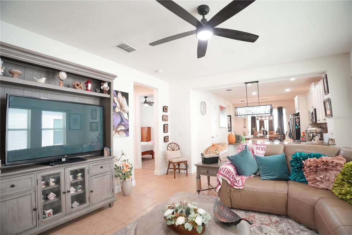 2480 VARENNA LOOP — photo 13 of 23