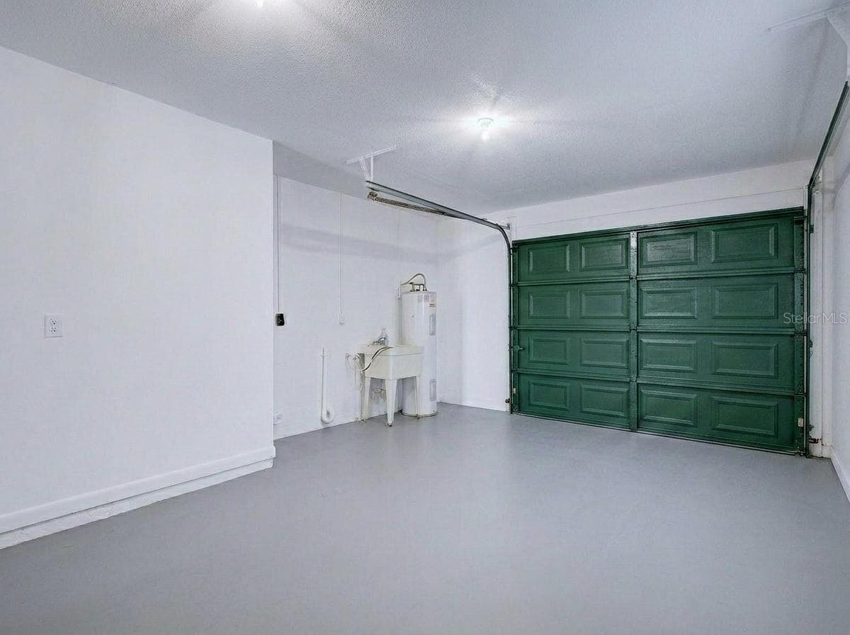 738 LEMANS DRIVE — photo 38 of 39
