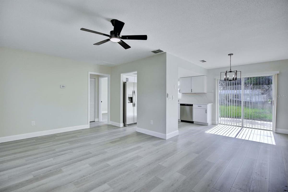 738 LEMANS DRIVE — photo 23 of 39