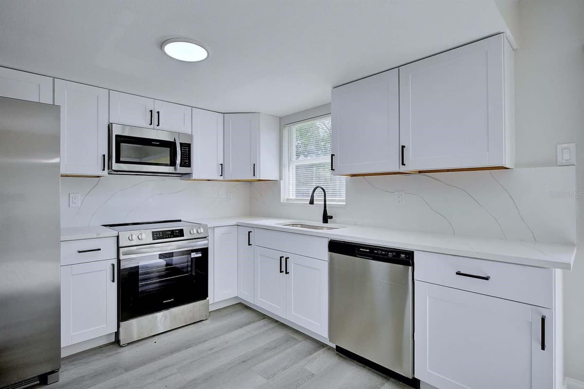 738 LEMANS DRIVE — photo 17 of 39