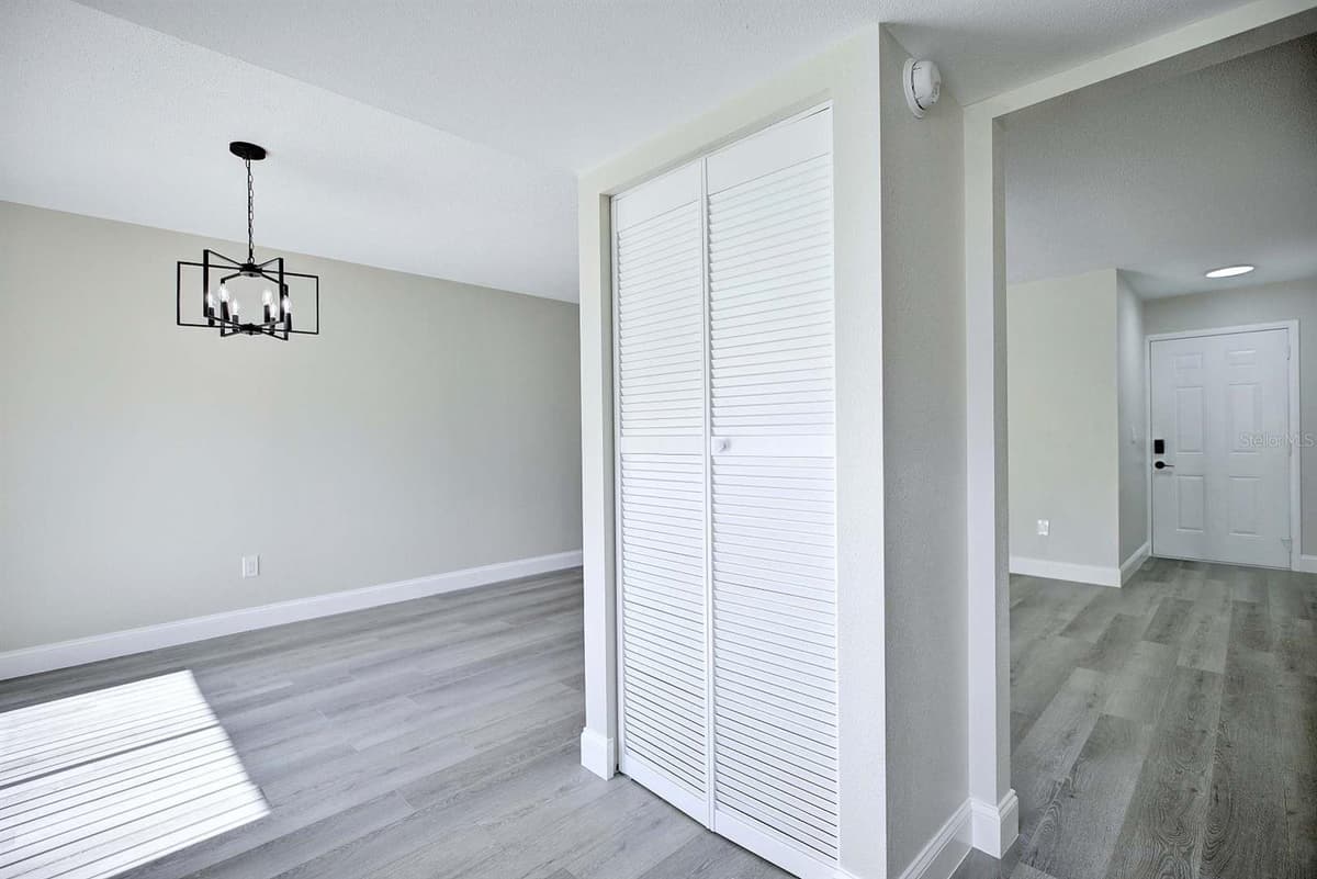 738 LEMANS DRIVE — photo 35 of 39