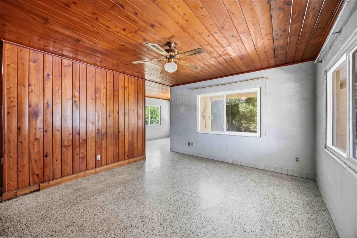 114 LAKEVIEW DRIVE — photo 7 of 45