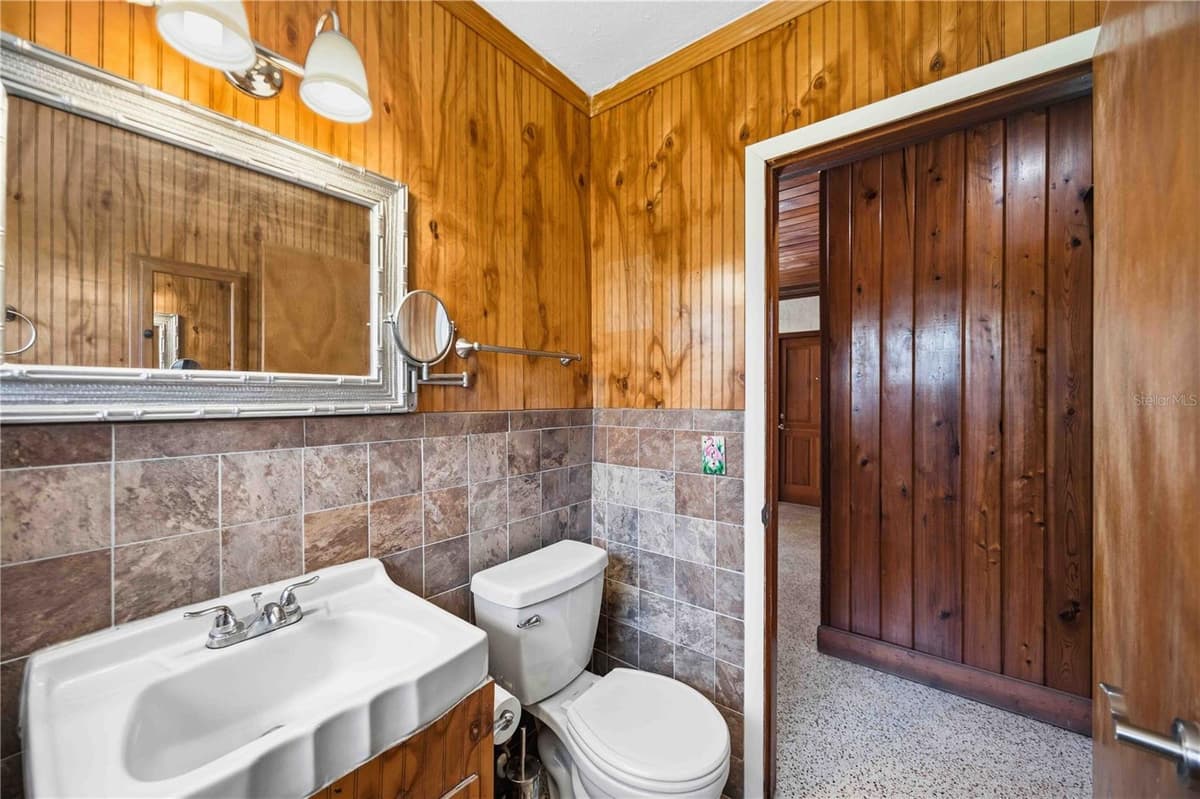 114 LAKEVIEW DRIVE — photo 21 of 45