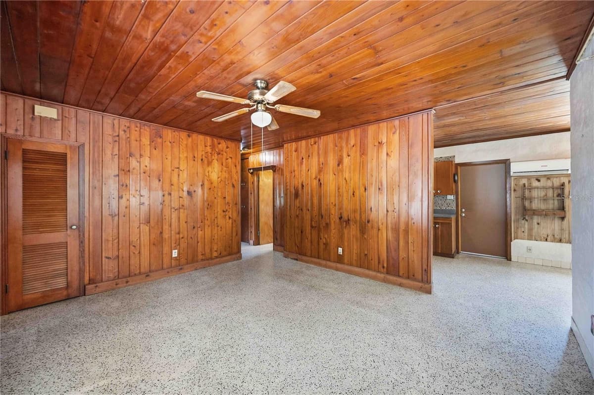 114 LAKEVIEW DRIVE — photo 6 of 45