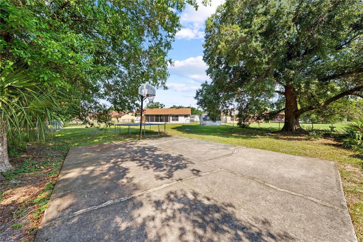 743 DROMEDARY DRIVE — photo 42 of 44