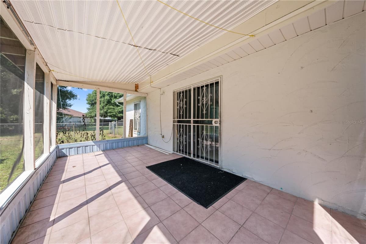 743 DROMEDARY DRIVE — photo 32 of 44