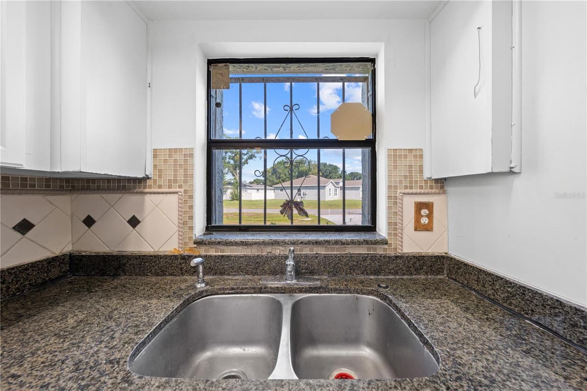 743 DROMEDARY DRIVE — photo 4 of 44
