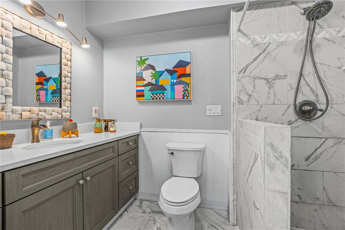 2533 GUAVA DRIVE — photo 15 of 36